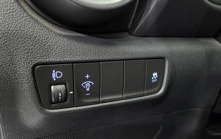Hyundai Kona I, 2021 год, 1 290 000 рублей, 13 фотография