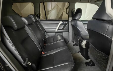 Toyota Land Cruiser Prado 150 рестайлинг 2, 2010 год, 2 493 000 рублей, 16 фотография