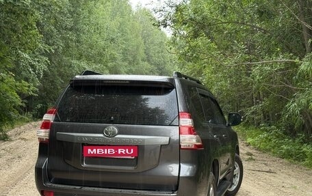 Toyota Land Cruiser Prado 150 рестайлинг 2, 2014 год, 4 000 000 рублей, 5 фотография