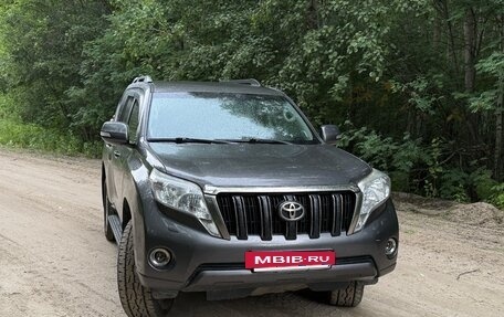 Toyota Land Cruiser Prado 150 рестайлинг 2, 2014 год, 4 000 000 рублей, 4 фотография