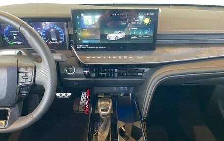 Toyota Camry, 2024 год, 4 600 000 рублей, 15 фотография
