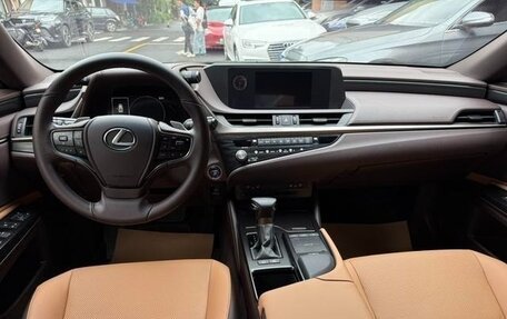 Lexus ES VII, 2021 год, 2 979 000 рублей, 12 фотография
