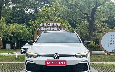 Volkswagen Golf VIII, 2021 год, 1 530 690 рублей, 2 фотография