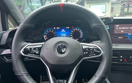 Volkswagen Golf VIII, 2021 год, 1 530 690 рублей, 10 фотография