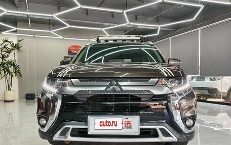 Mitsubishi Outlander III рестайлинг 3, 2022 год, 1 734 000 рублей, 5 фотография