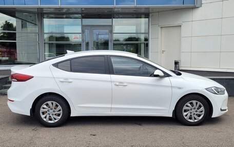 Hyundai Elantra VI рестайлинг, 2017 год, 950 000 рублей, 5 фотография