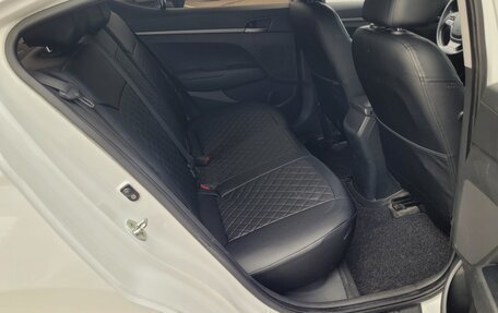 Hyundai Elantra VI рестайлинг, 2017 год, 950 000 рублей, 9 фотография