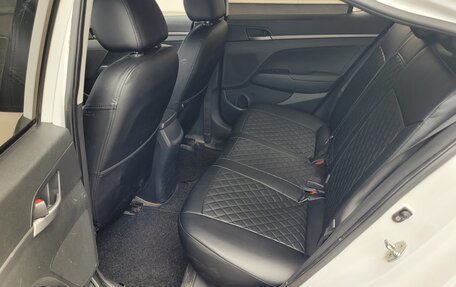Hyundai Elantra VI рестайлинг, 2017 год, 950 000 рублей, 10 фотография