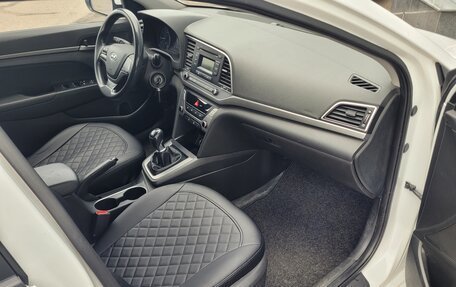 Hyundai Elantra VI рестайлинг, 2017 год, 950 000 рублей, 8 фотография
