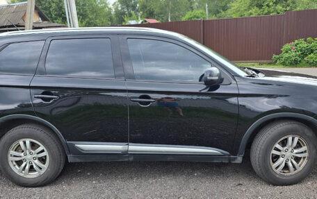 Mitsubishi Outlander III рестайлинг 3, 2015 год, 1 500 000 рублей, 4 фотография