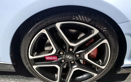 Hyundai Veloster II, 2021 год, 1 500 000 рублей, 17 фотография