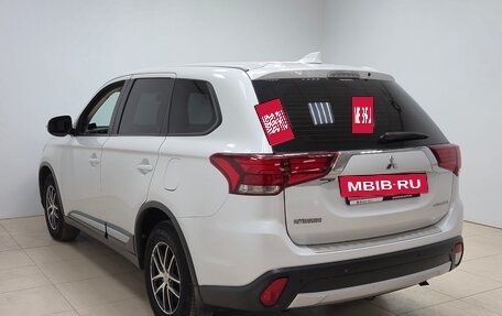 Mitsubishi Outlander III рестайлинг 3, 2018 год, 2 080 000 рублей, 6 фотография