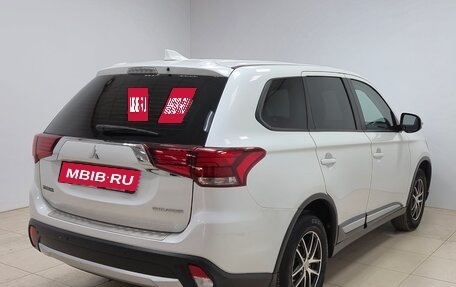 Mitsubishi Outlander III рестайлинг 3, 2018 год, 2 080 000 рублей, 4 фотография