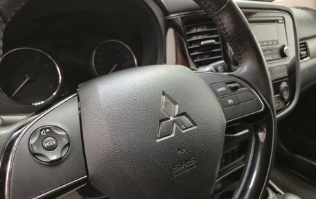 Mitsubishi Outlander III рестайлинг 3, 2018 год, 2 080 000 рублей, 19 фотография