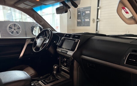 Toyota Land Cruiser Prado 150 рестайлинг 2, 2019 год, 5 499 000 рублей, 32 фотография