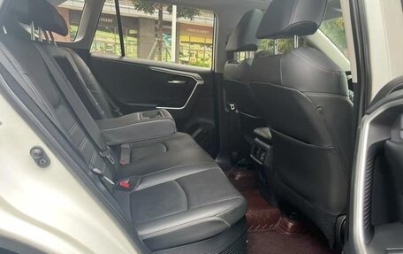 Toyota RAV4, 2021 год, 2 638 000 рублей, 11 фотография