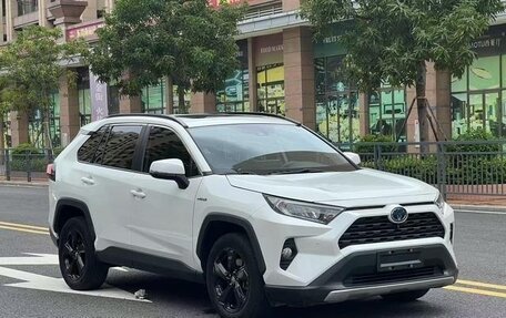 Toyota RAV4, 2021 год, 2 638 000 рублей, 3 фотография