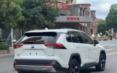 Toyota RAV4, 2021 год, 2 638 000 рублей, 7 фотография