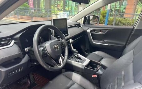 Toyota RAV4, 2021 год, 2 638 000 рублей, 14 фотография