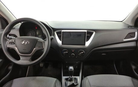 Hyundai Solaris II рестайлинг, 2018 год, 1 240 000 рублей, 10 фотография