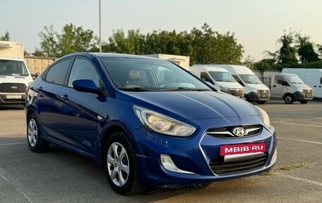 Hyundai Solaris II рестайлинг, 2011 год, 640 000 рублей, 3 фотография