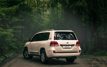 Toyota Land Cruiser 200, 2011 год, 3 600 000 рублей, 2 фотография