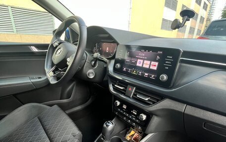 Skoda Rapid II, 2021 год, 2 200 000 рублей, 10 фотография