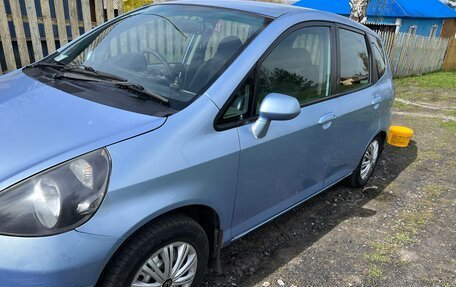 Honda Fit III, 2002 год, 300 000 рублей, 3 фотография