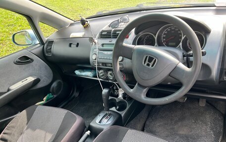 Honda Fit III, 2002 год, 300 000 рублей, 8 фотография