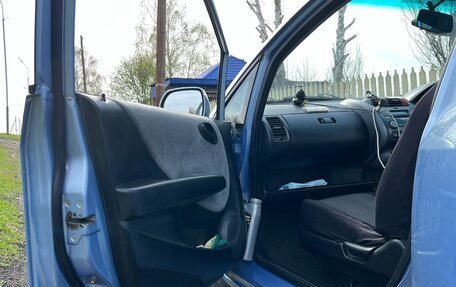 Honda Fit III, 2002 год, 300 000 рублей, 16 фотография