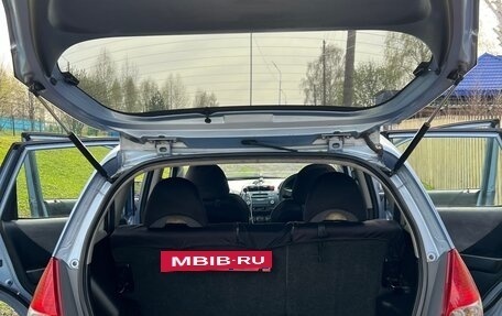 Honda Fit III, 2002 год, 300 000 рублей, 24 фотография
