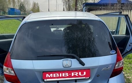 Honda Fit III, 2002 год, 300 000 рублей, 23 фотография