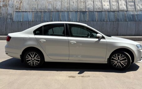 Volkswagen Jetta VI, 2016 год, 1 430 000 рублей, 2 фотография