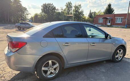 Chevrolet Cruze II, 2011 год, 735 000 рублей, 4 фотография