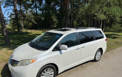 Toyota Sienna III, 2010 год, 1 915 000 рублей, 1 фотография