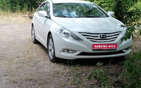 Hyundai Sonata VI, 2012 год, 1 300 000 рублей, 1 фотография