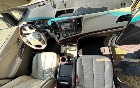 Toyota Sienna III, 2010 год, 1 915 000 рублей, 10 фотография