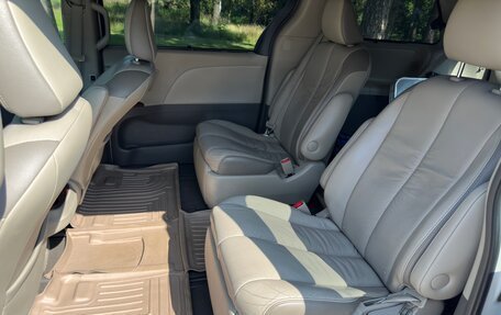 Toyota Sienna III, 2010 год, 1 915 000 рублей, 16 фотография