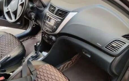 Hyundai Solaris II рестайлинг, 2015 год, 1 060 000 рублей, 2 фотография