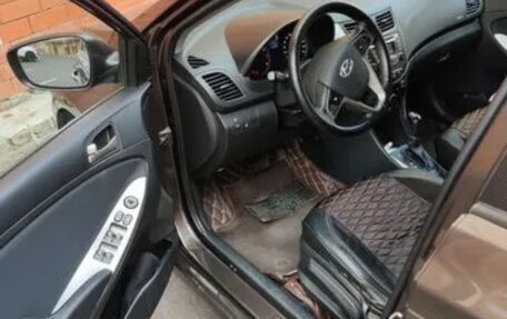 Hyundai Solaris II рестайлинг, 2015 год, 1 060 000 рублей, 5 фотография