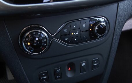 Renault Logan II, 2015 год, 698 000 рублей, 9 фотография
