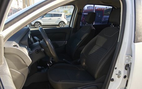 Renault Logan II, 2015 год, 698 000 рублей, 11 фотография
