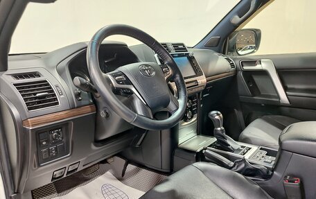 Toyota Land Cruiser Prado 150 рестайлинг 2, 2018 год, 6 400 000 рублей, 17 фотография