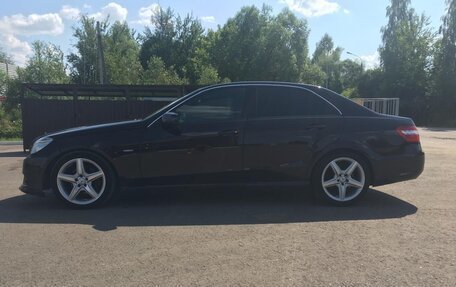 Mercedes-Benz E-Класс, 2011 год, 1 300 000 рублей, 2 фотография