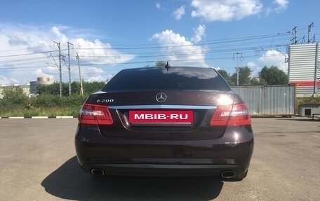 Mercedes-Benz E-Класс, 2011 год, 1 300 000 рублей, 4 фотография