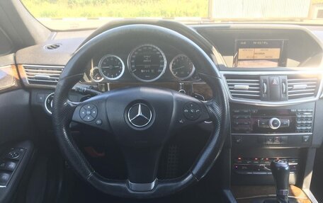 Mercedes-Benz E-Класс, 2011 год, 1 300 000 рублей, 10 фотография