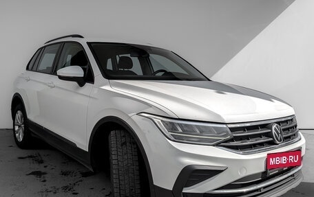 Volkswagen Tiguan II, 2021 год, 1 755 000 рублей, 3 фотография