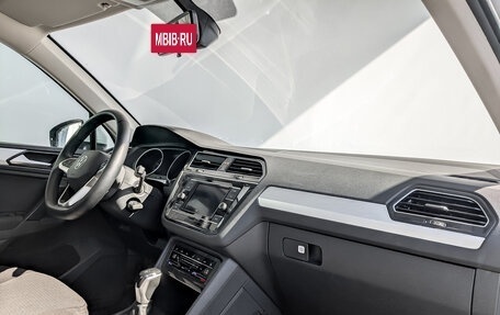Volkswagen Tiguan II, 2021 год, 1 755 000 рублей, 10 фотография