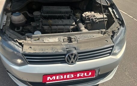 Volkswagen Polo VI (EU Market), 2013 год, 900 000 рублей, 28 фотография