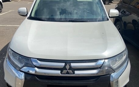 Mitsubishi Outlander III рестайлинг 3, 2015 год, 1 600 000 рублей, 1 фотография
